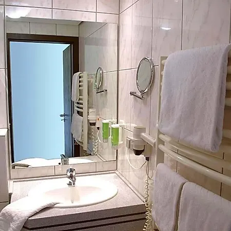 מלון Parkhotel 